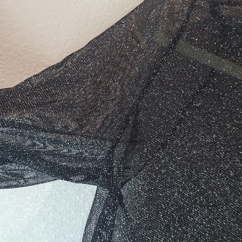 Victoria's Secret black & silver metallic sheer top M/L - Picture 5 of 8